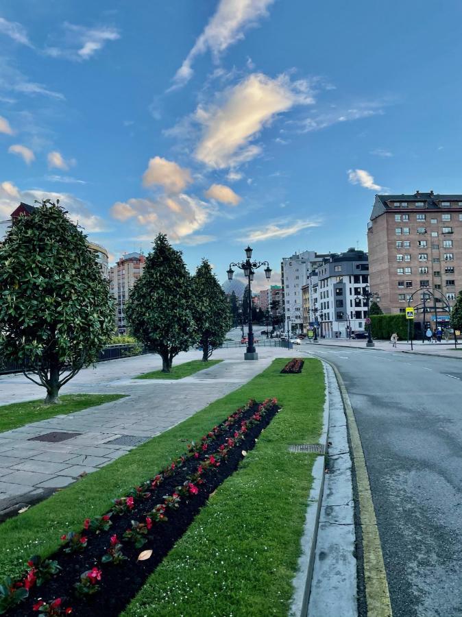Apartamento Paseo De La Losa Oviedo Eksteriør billede